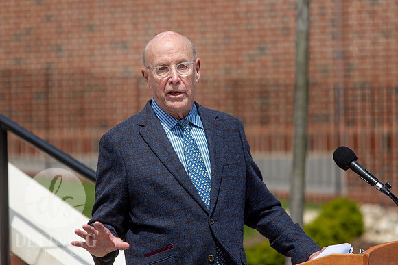 Weigel_Terrace_Dedication_080
