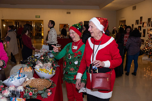 Wadsworth_Holiday_Social_115