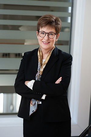 Danielle-Woznak-45