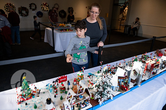 Festival_of_Trees&Traditions_122