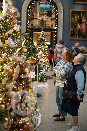 Festival_of_Trees&Traditions_098