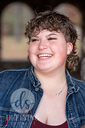 Sousana_Shackford_Senior_Portraits_25