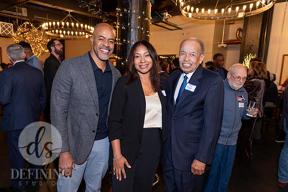 John_Larson_Campaign-053
