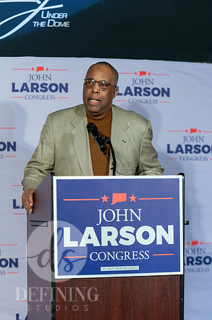John_Larson_Campaign-064