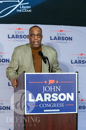 John_Larson_Campaign-065