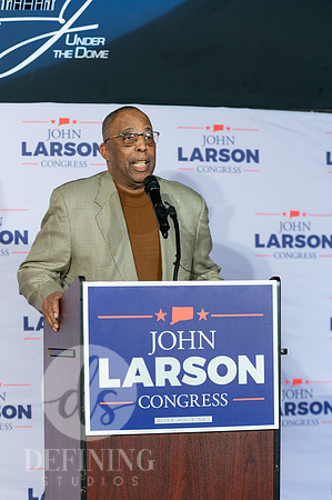 John_Larson_Campaign-066