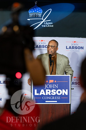 John_Larson_Campaign-067