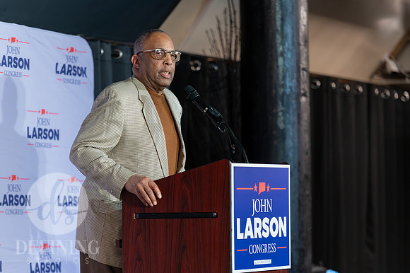 John_Larson_Campaign-068