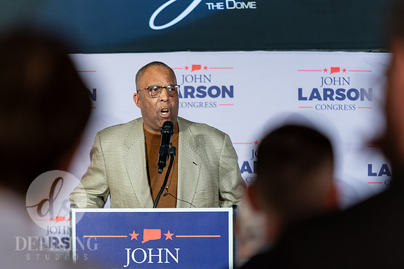 John_Larson_Campaign-072