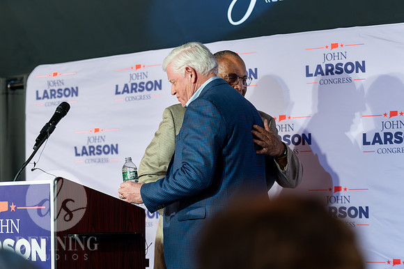 John_Larson_Campaign-076