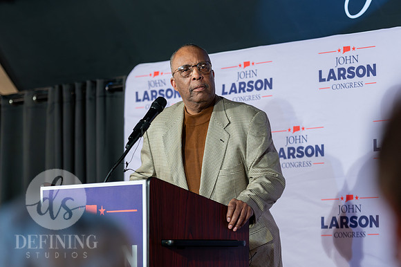 John_Larson_Campaign-075