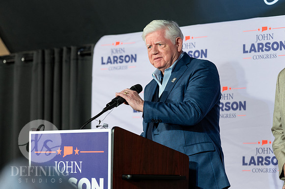 John_Larson_Campaign-077