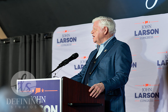 John_Larson_Campaign-078