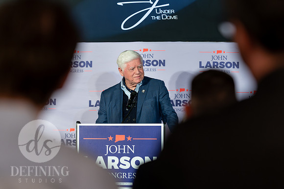 John_Larson_Campaign-081