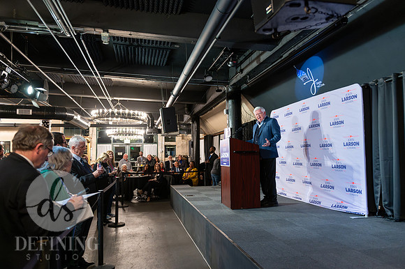 John_Larson_Campaign-092