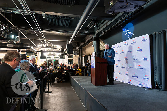 John_Larson_Campaign-093
