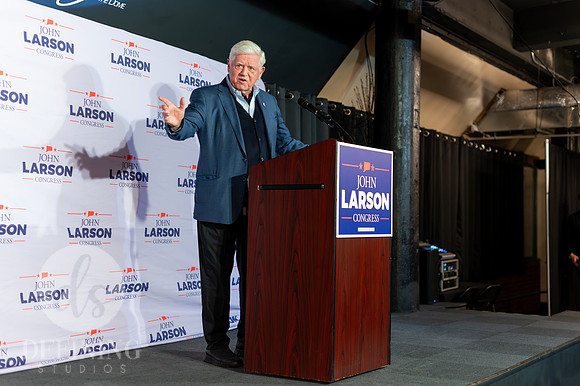 John_Larson_Campaign-099