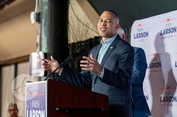 John_Larson_Campaign-111