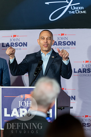 John_Larson_Campaign-113