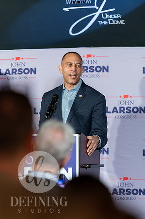 John_Larson_Campaign-114