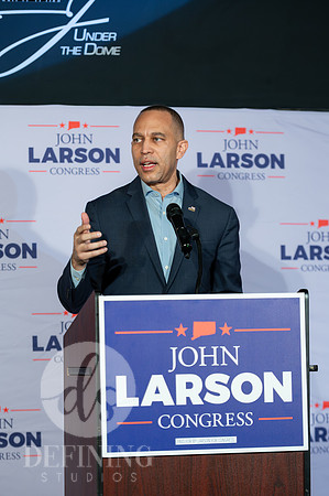 John_Larson_Campaign-116