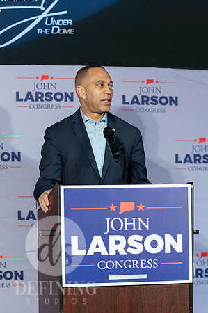 John_Larson_Campaign-117
