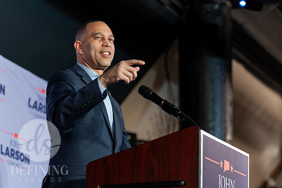 John_Larson_Campaign-121