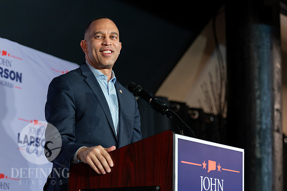John_Larson_Campaign-124