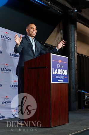 John_Larson_Campaign-126