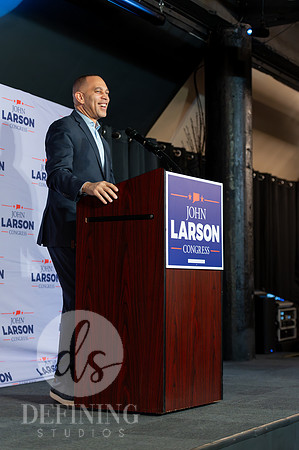 John_Larson_Campaign-125