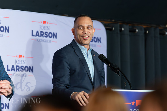 John_Larson_Campaign-135