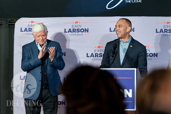John_Larson_Campaign-136