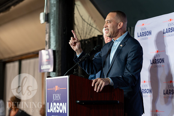 John_Larson_Campaign-141