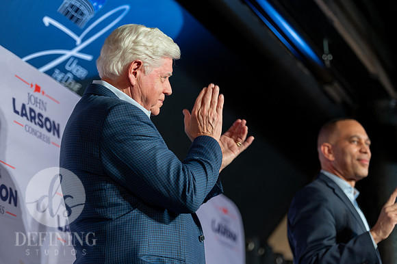 John_Larson_Campaign-147
