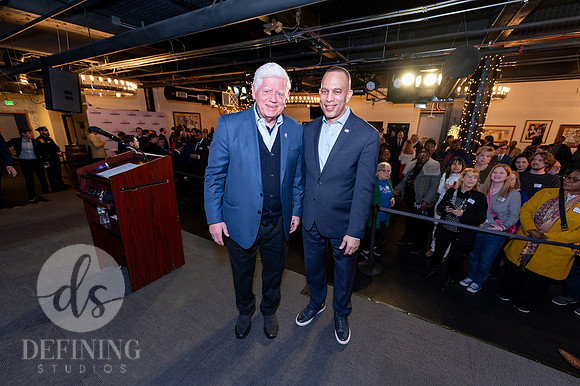 John_Larson_Campaign-152