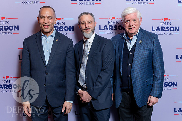 John_Larson_Campaign-157