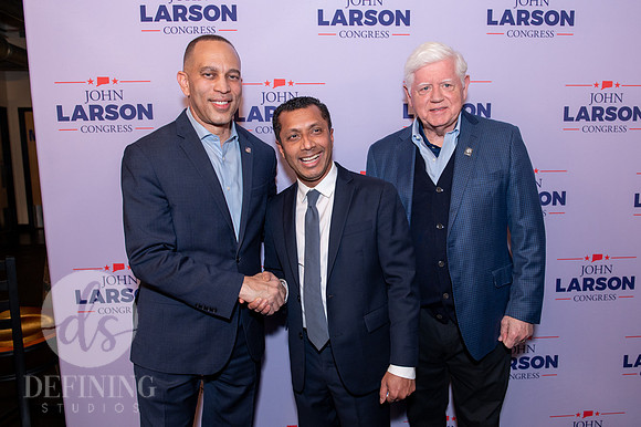 John_Larson_Campaign-158