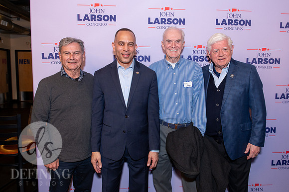 John_Larson_Campaign-161