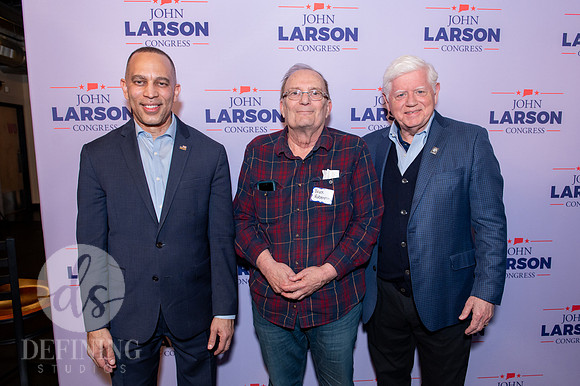 John_Larson_Campaign-162