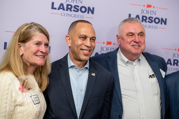 John_Larson_Campaign-166