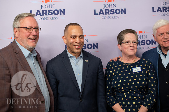 John_Larson_Campaign-168