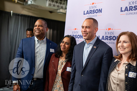 John_Larson_Campaign-171