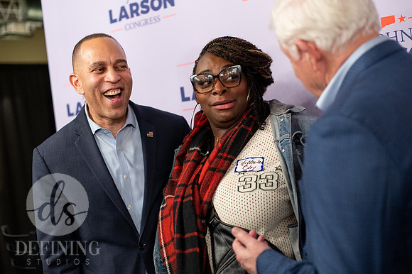 John_Larson_Campaign-174