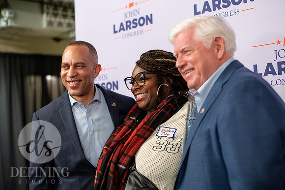 John_Larson_Campaign-175