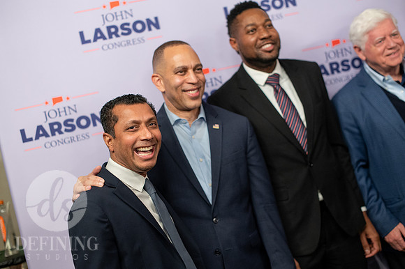 John_Larson_Campaign-178