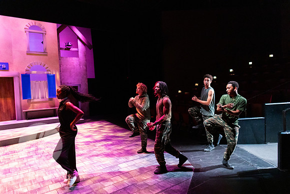 Breakdancing_Shakespeare-189