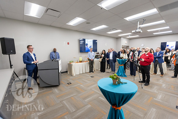 Hanger_Clinic_Opening-124