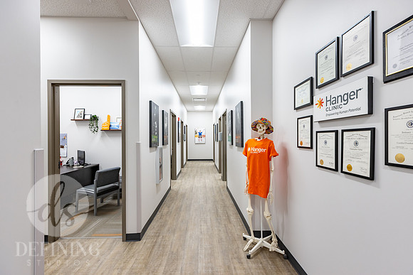 Hanger_Clinic_Opening-190