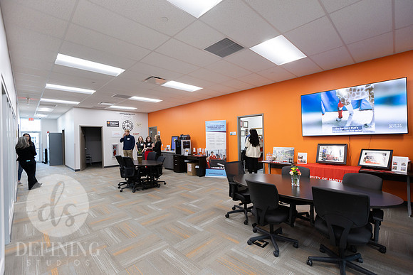 Hanger_Clinic_Opening-195
