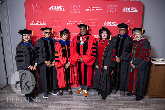 UHart_Commencement_UG-036